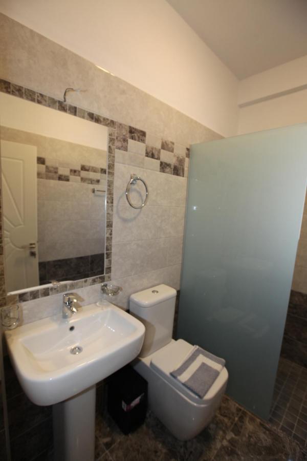 Aparthotel Golden Ksamil